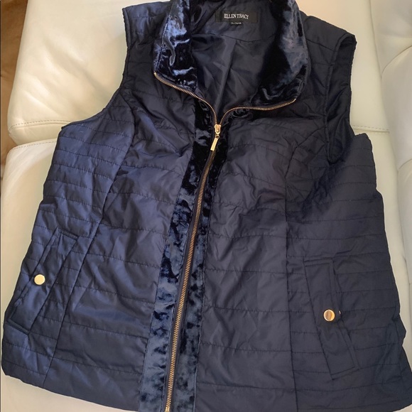 Used Ellen Tracy bear with Velour trim - Picture 1 of 2